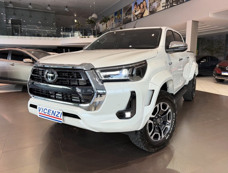 hilux 2.8 srx plus 4x4 cd turbo diesel 4p automatico 2024 farroupilha