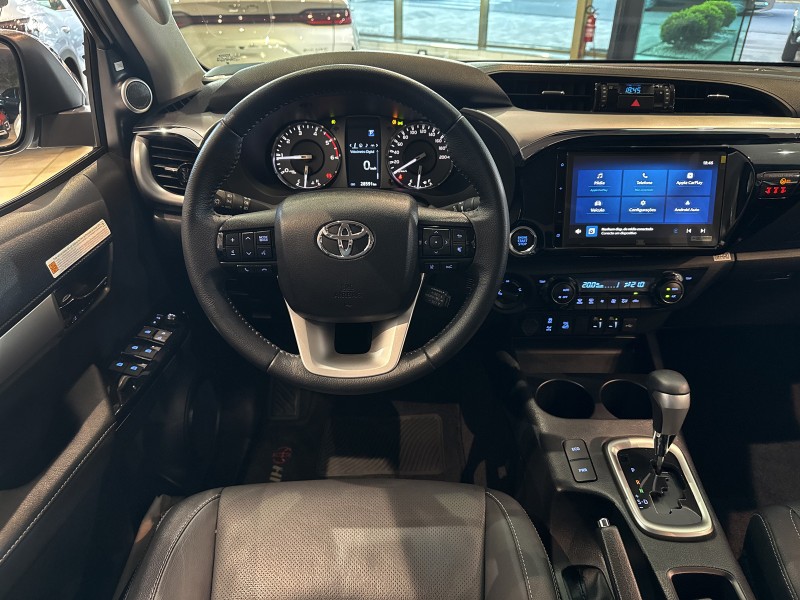 HILUX 2.8 SRX PLUS 4X4 CD TURBO DIESEL 4P AUTOMÁTICO - 2024 - FARROUPILHA