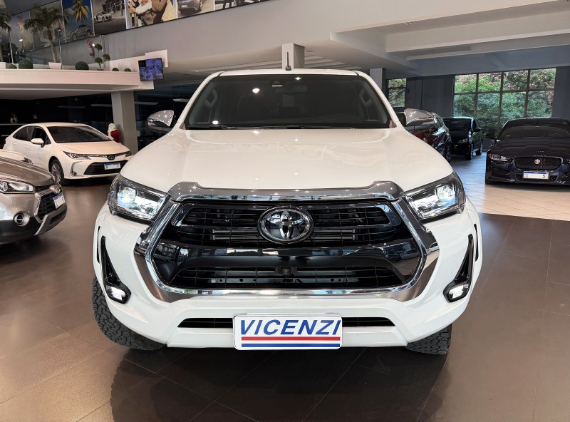 HILUX 2.8 SRX PLUS 4X4 CD TURBO DIESEL 4P AUTOMÁTICO - 2024 - FARROUPILHA