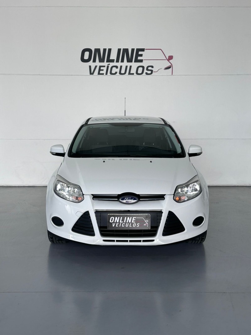 FOCUS 1.6 SE PLUS 16V FLEX 4P MANUAL - 2014 - FARROUPILHA