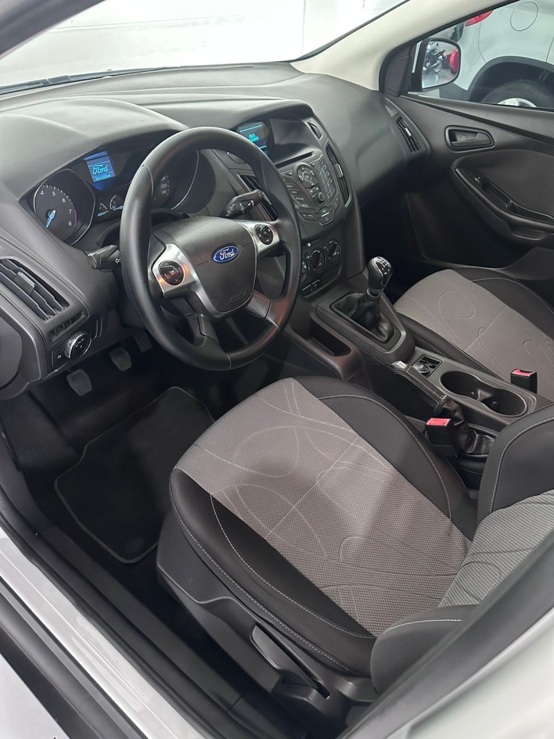 FOCUS 1.6 SE PLUS 16V FLEX 4P MANUAL - 2014 - FARROUPILHA