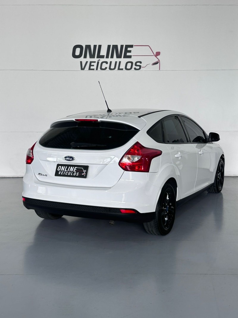 FOCUS 1.6 SE PLUS 16V FLEX 4P MANUAL - 2014 - FARROUPILHA