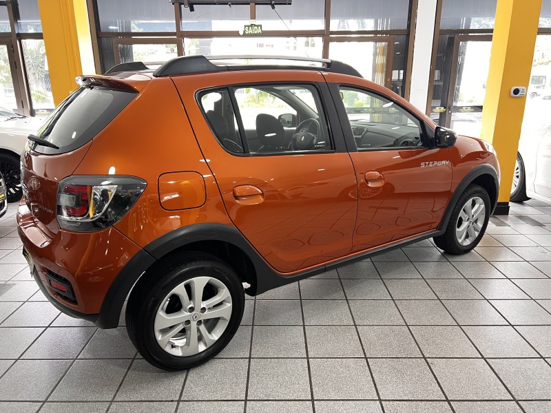 SANDERO 1.6 STEPWAY 8V FLEX 4P AUTOMATIZADO - 2015 - CAXIAS DO SUL