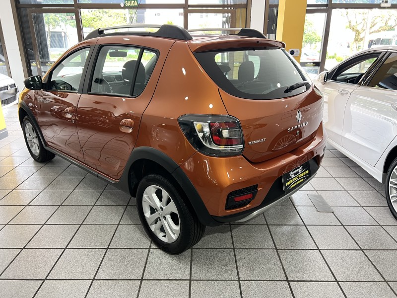 SANDERO 1.6 STEPWAY 8V FLEX 4P AUTOMATIZADO - 2015 - CAXIAS DO SUL