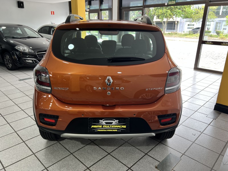 SANDERO 1.6 STEPWAY 8V FLEX 4P AUTOMATIZADO - 2015 - CAXIAS DO SUL