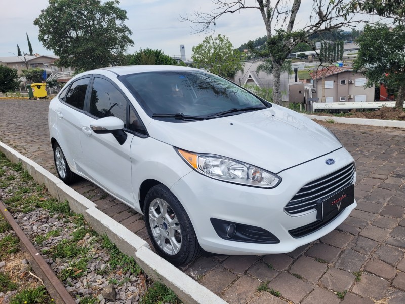 FIESTA 1.6 SE SEDAN 16V FLEX 4P MANUAL - 2015 - CARLOS BARBOSA