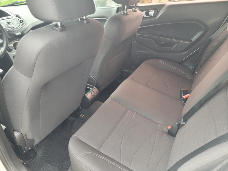 FIESTA 1.6 SE SEDAN 16V FLEX 4P MANUAL - 2015 - CARLOS BARBOSA