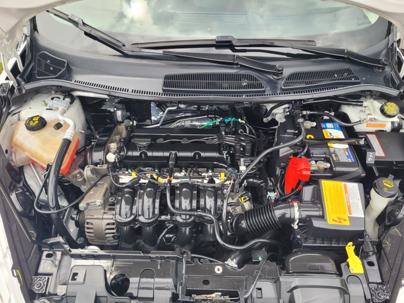 FIESTA 1.6 SE SEDAN 16V FLEX 4P MANUAL - 2015 - CARLOS BARBOSA