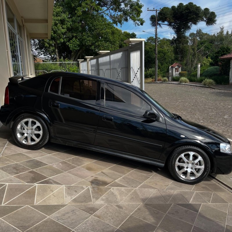 ASTRA 2.0 MPFI ADVANTAGE 8V FLEX 4P MANUAL - 2011 - NOVA PETRóPOLIS