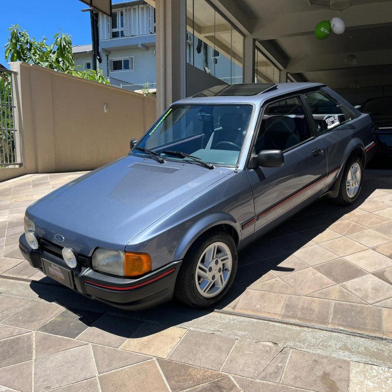ESCORT 1.6 XR3 8V ÁLCOOL 2P MANUAL - 1989 - NOVA PETRóPOLIS