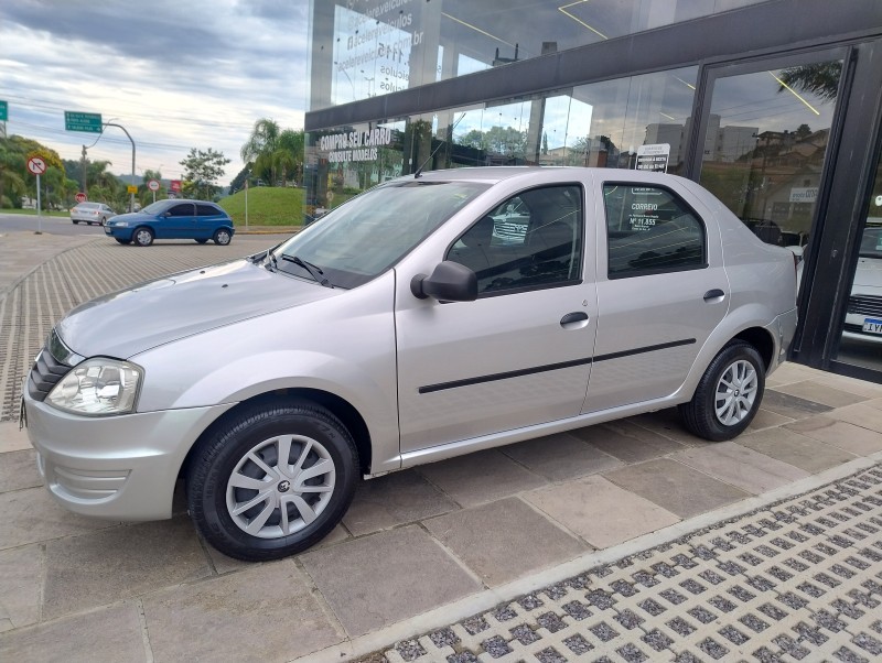 logan 1.0 authentique 16v flex 4p manual 2011 caxias do sul