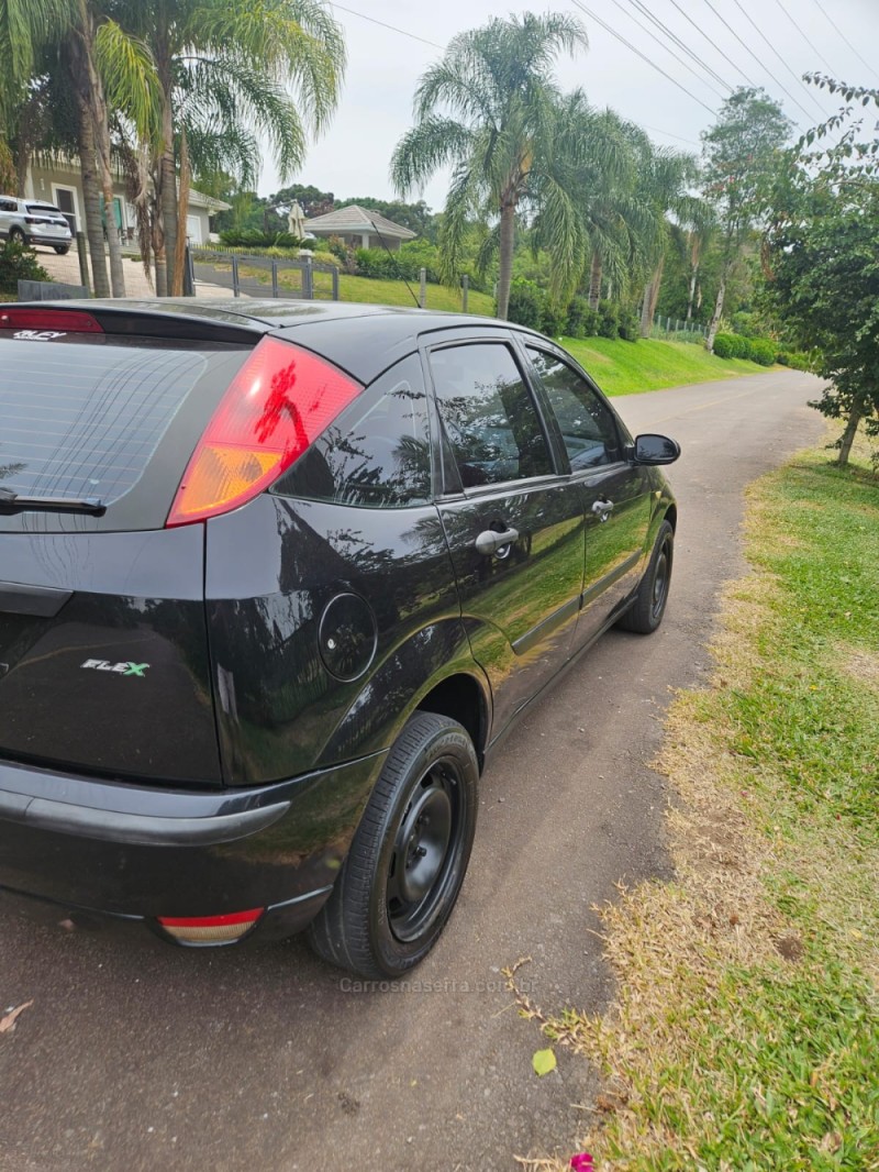 FOCUS 1.6 GLX 8V FLEX 4P MANUAL - 2008 - VERANóPOLIS
