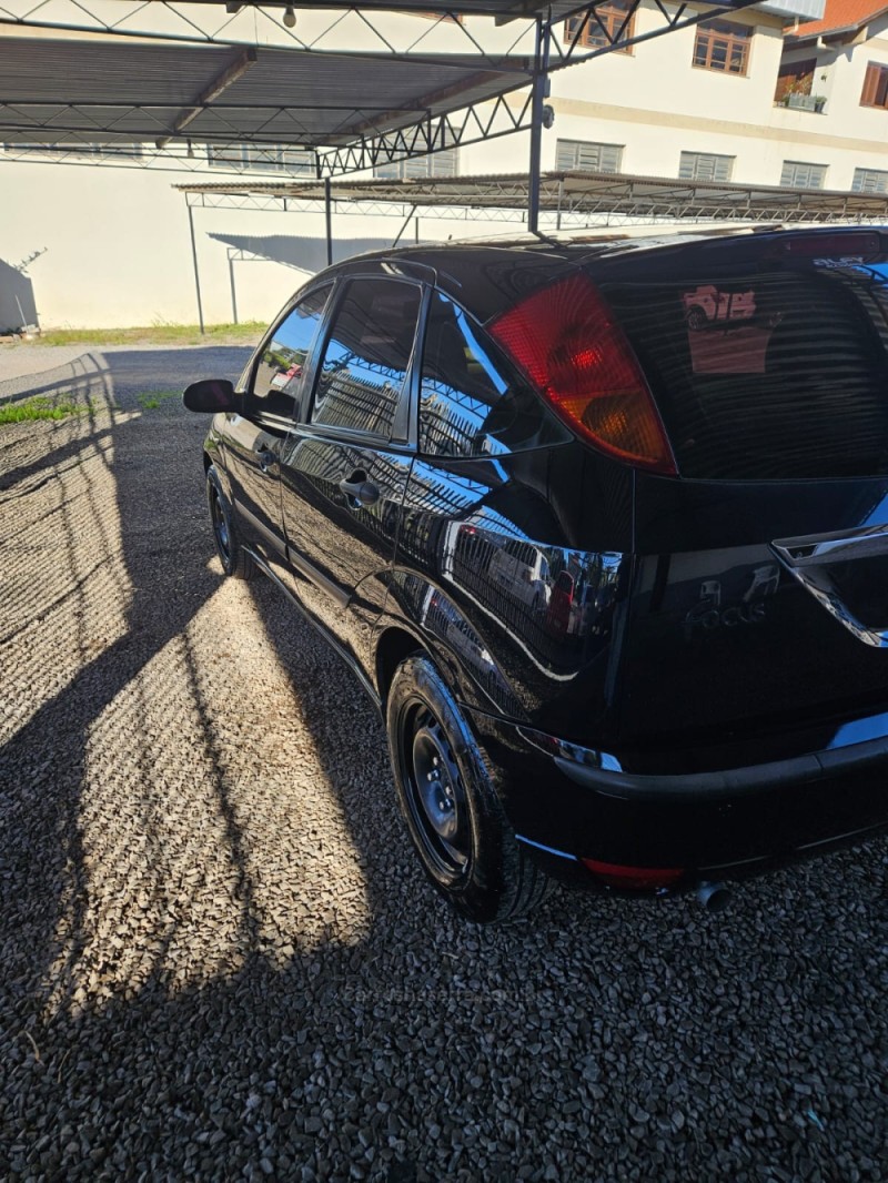 FOCUS 1.6 GLX 8V FLEX 4P MANUAL - 2008 - VERANóPOLIS