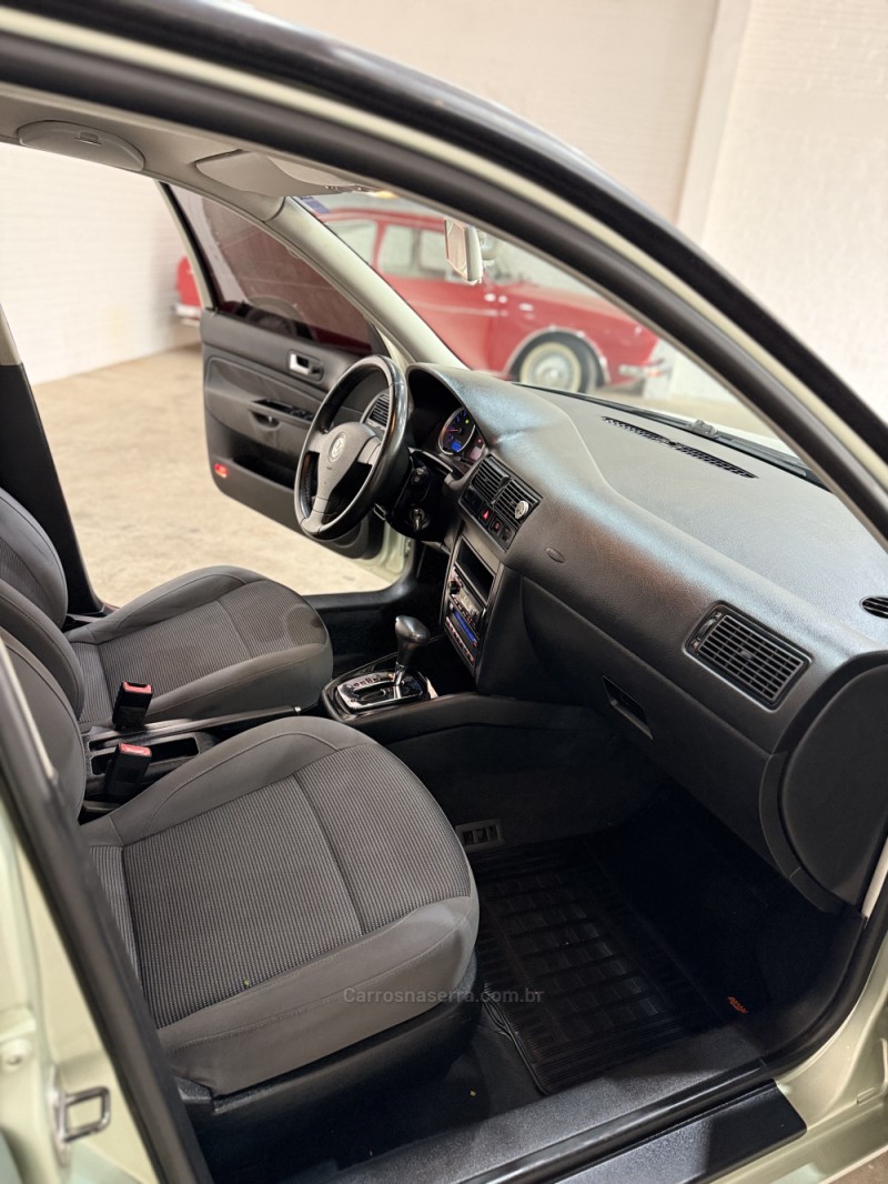 GOLF 2.0 MI 8V FLEX 4P TIPTRONIC - 2010 - ARROIO DO MEIO