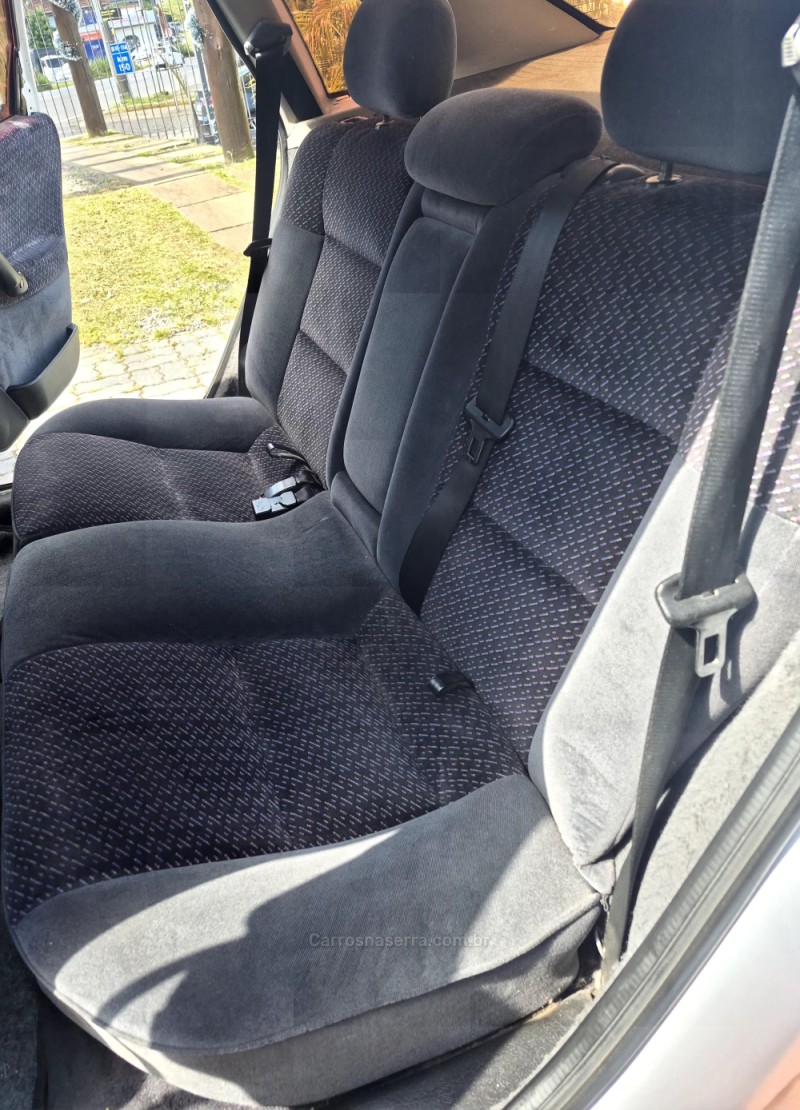 VECTRA 2.2 MPFI CD 16V GASOLINA 4P MANUAL - 1998 - CAXIAS DO SUL