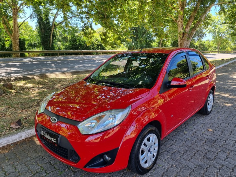 fiesta 1.6 rocam se sedan 8v flex 4p manual 2014 dois irmaos