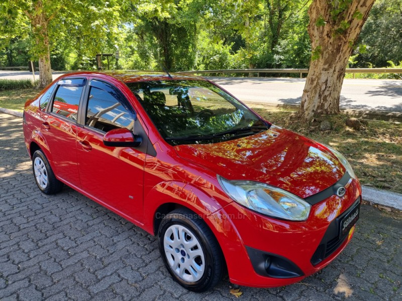 FIESTA 1.6 ROCAM SE SEDAN 8V FLEX 4P MANUAL - 2014 - DOIS IRMãOS