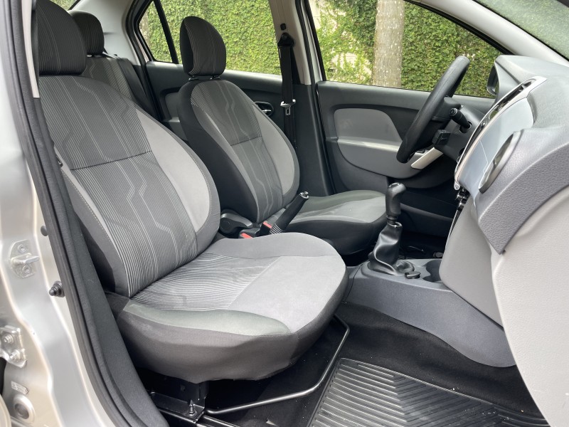 LOGAN 1.0 EXPRESSION 16V FLEX 4P MANUAL - 2016 - CAXIAS DO SUL