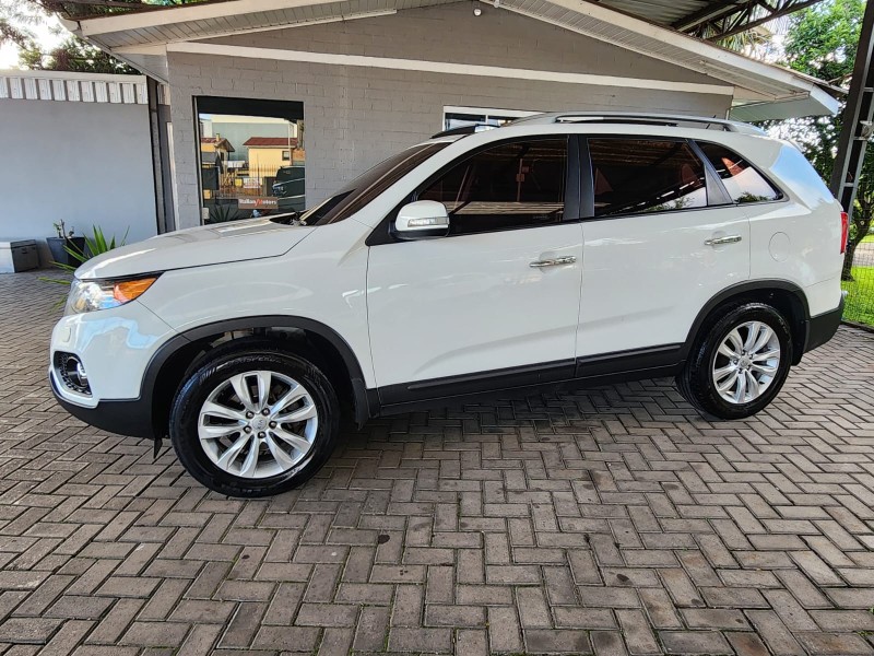 SORENTO 2.4 EX2 4X2 16V GASOLINA 4P 7 LUGARES AUTOMÁTICO - 2012 - CAXIAS DO SUL