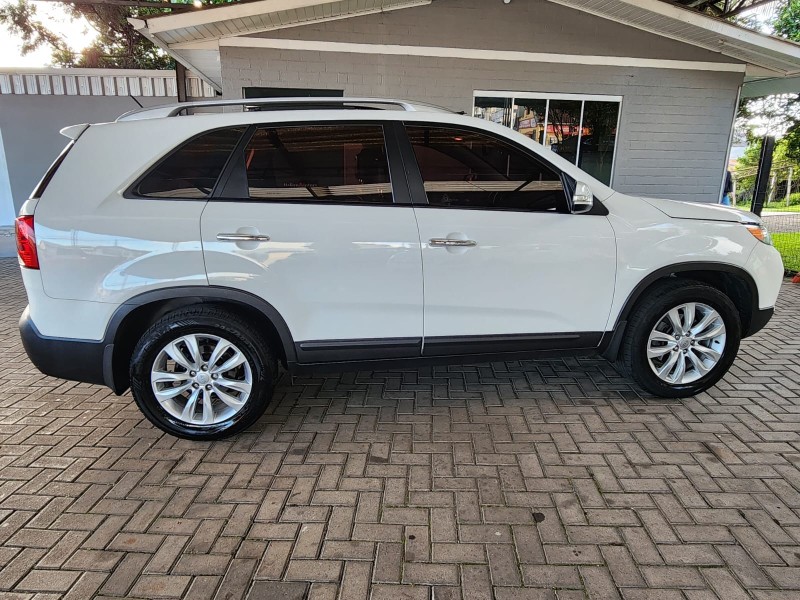 SORENTO 2.4 EX2 4X2 16V GASOLINA 4P 7 LUGARES AUTOMÁTICO - 2012 - CAXIAS DO SUL