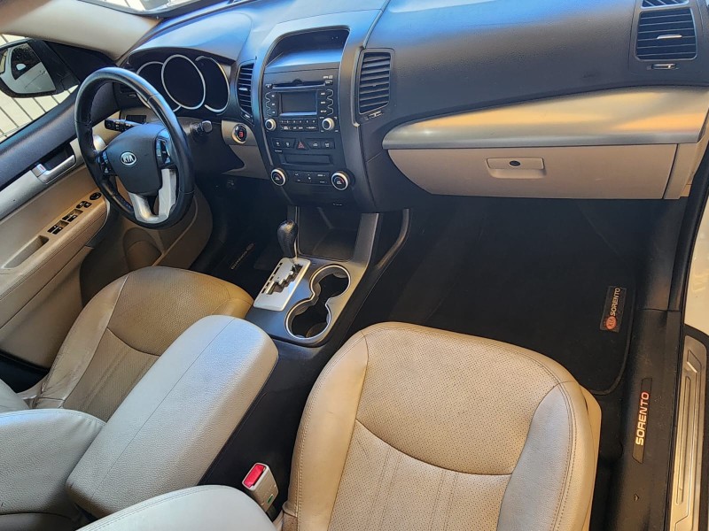 SORENTO 2.4 EX2 4X2 16V GASOLINA 4P 7 LUGARES AUTOMÁTICO - 2012 - CAXIAS DO SUL