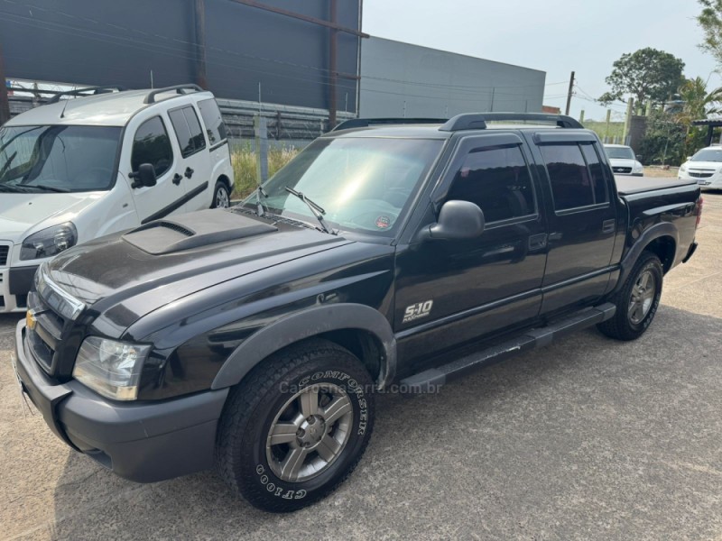 S10 2.4 MPFI RODEIO 4X2 CD 8V FLEX 4P MANUAL - 2011 - GRAVATAí