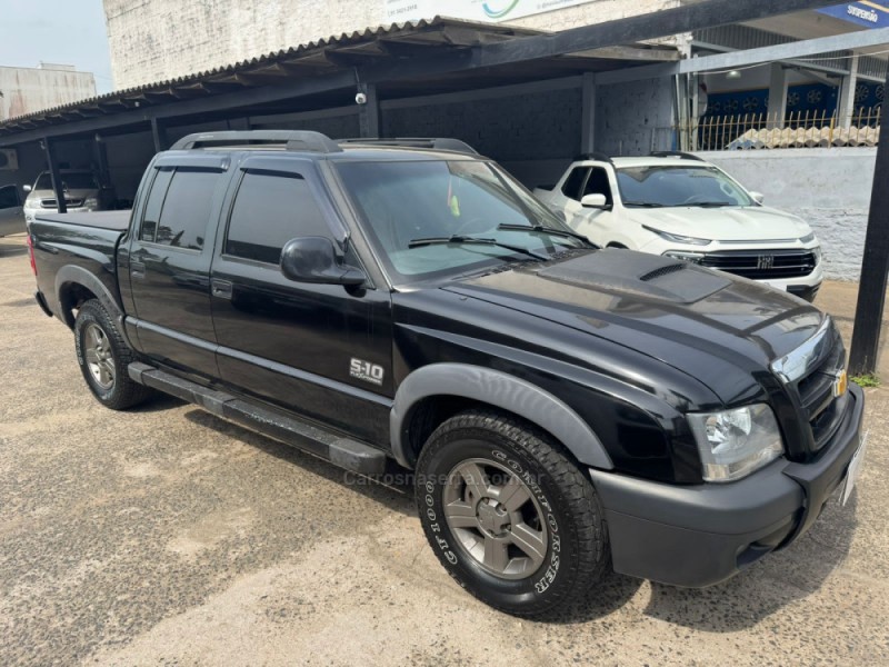 S10 2.4 MPFI RODEIO 4X2 CD 8V FLEX 4P MANUAL - 2011 - GRAVATAí