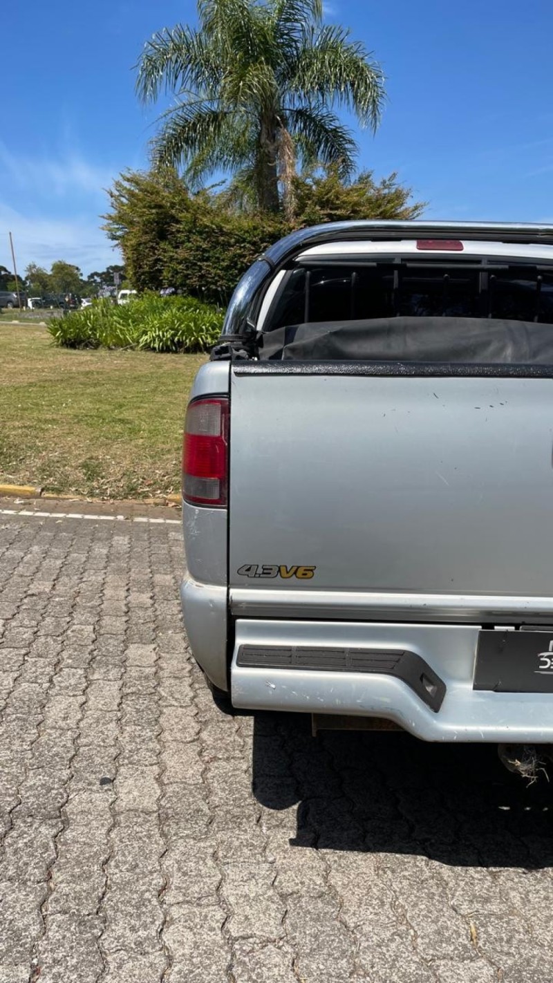 S10 4.3 SFI DLX 4X2 CD V6 12V GASOLINA 4P MANUAL - 1999 - CAXIAS DO SUL