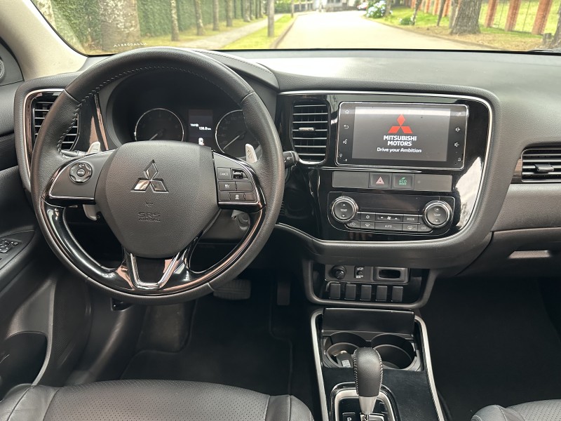 OUTLANDER 3.0 GT 4X4 V6 24V GASOLINA 4P AUTOMÁTICO - 2018 - CAXIAS DO SUL