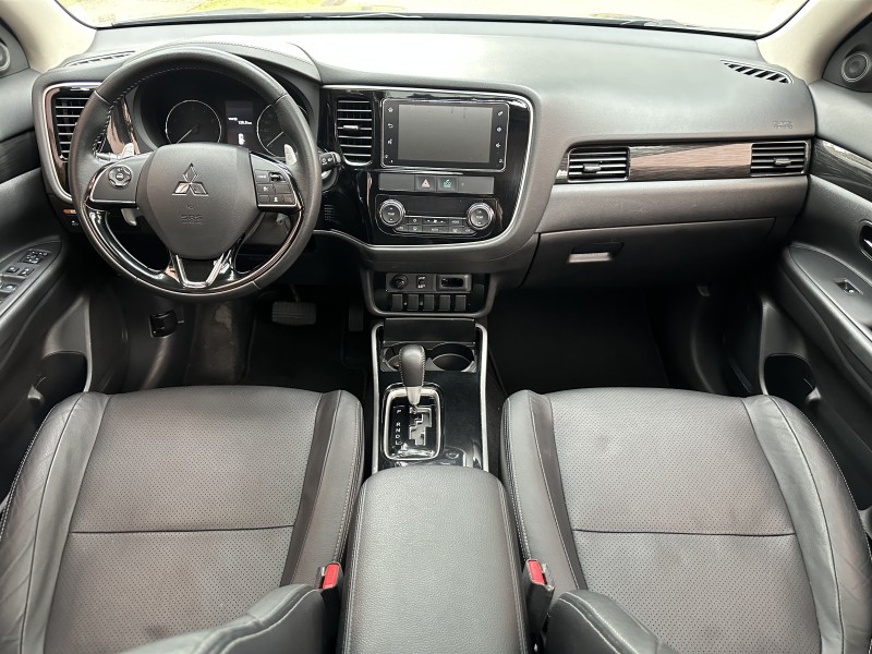 OUTLANDER 3.0 GT 4X4 V6 24V GASOLINA 4P AUTOMÁTICO - 2018 - CAXIAS DO SUL