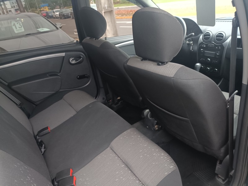 LOGAN 1.0 EXPRESSION 16V FLEX 4P MANUAL - 2013 - BOM PRINCíPIO