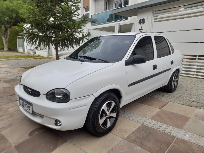 corsa 1.0 mpfi milenium ii sedan 8v gasolina 4p manual 2001 farroupilha