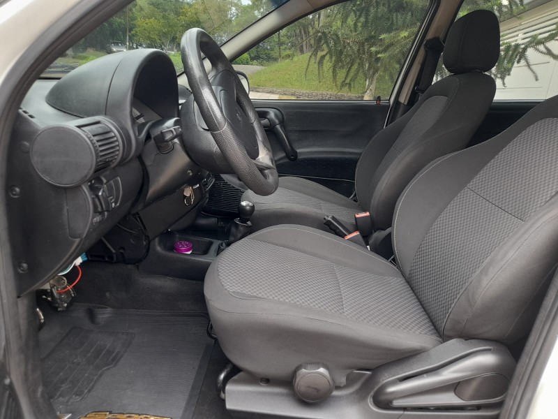 CORSA 1.0 MPFI MILENIUM II SEDAN 8V GASOLINA 4P MANUAL - 2001 - FARROUPILHA