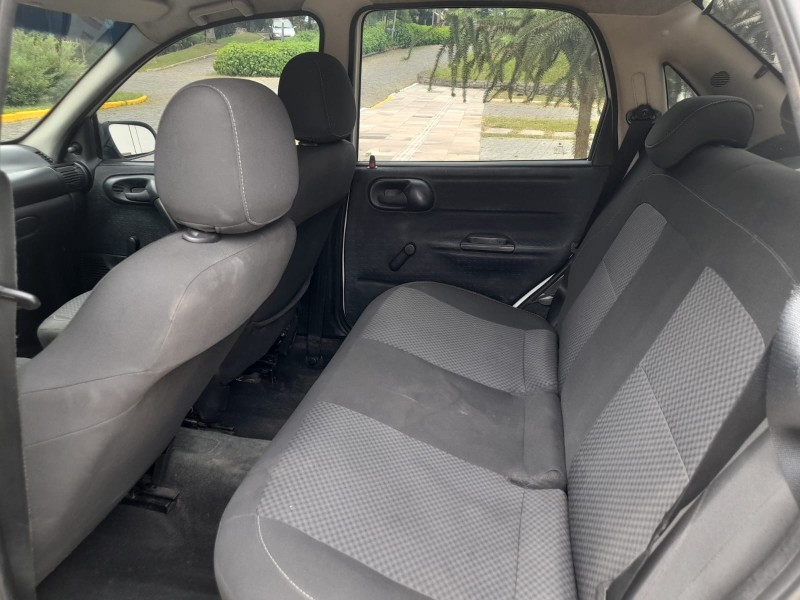 CORSA 1.0 MPFI MILENIUM II SEDAN 8V GASOLINA 4P MANUAL - 2001 - FARROUPILHA