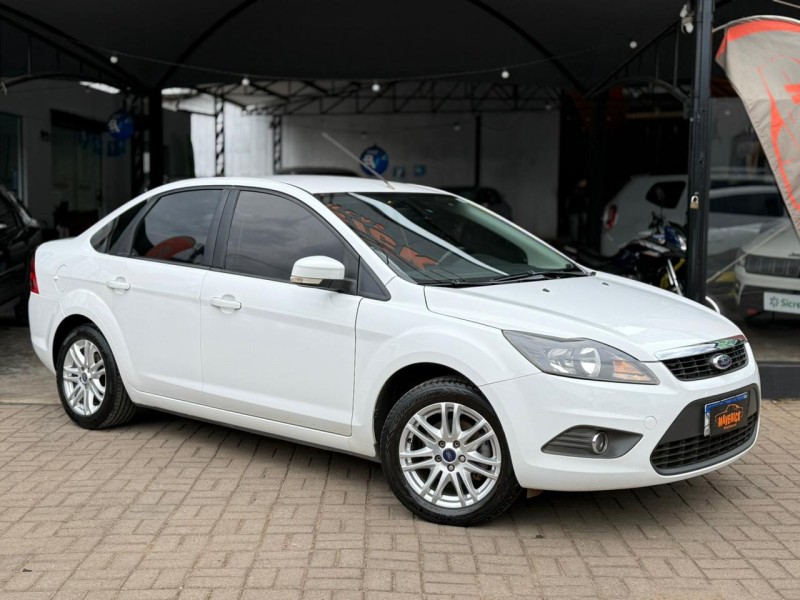 FOCUS 2.0 GLX SEDAN 16V FLEX 4P MANUAL - 2013 - LAGOA VERMELHA