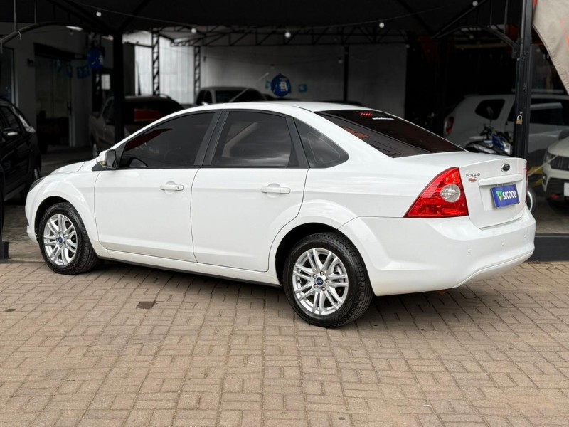 FOCUS 2.0 GLX SEDAN 16V FLEX 4P MANUAL - 2013 - LAGOA VERMELHA