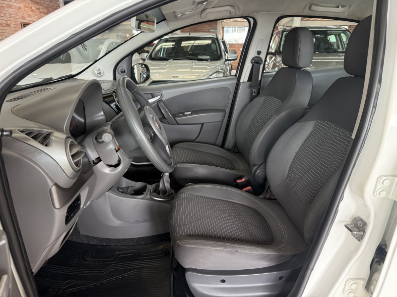 PALIO 1.0 MPI ATTRACTIVE 8V FLEX 4P MANUAL - 2014 - FARROUPILHA