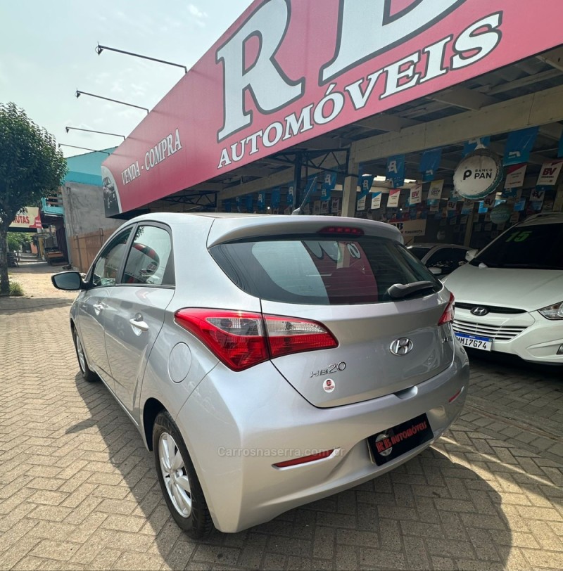 HB20 1.6 COMFORT 16V FLEX 4P MANUAL - 2013 - PAROBé