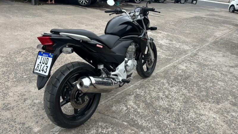 CB 300R ABS - 2013 - GRAVATAí