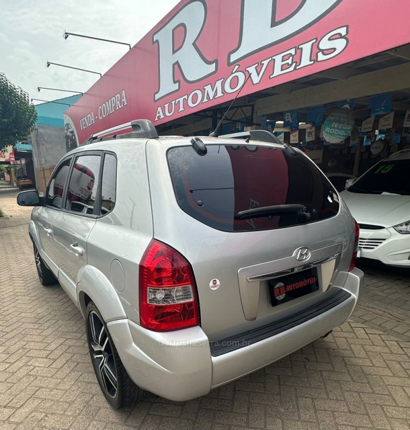 TUCSON 2.0 MPFI GLS 16V 143CV 2WD GASOLINA 4P AUTOMÁTICO - 2011 - PAROBé