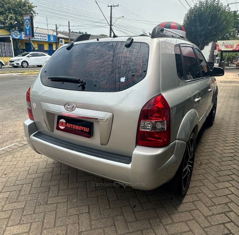 TUCSON 2.0 MPFI GLS 16V 143CV 2WD GASOLINA 4P AUTOMÁTICO - 2011 - PAROBé