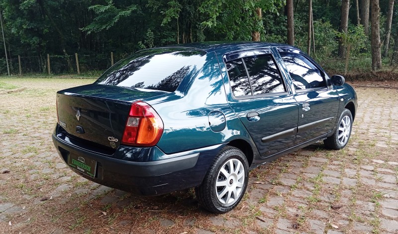 CLIO 1.0 EXPRESSION SEDAN 16V FLEX 4P MANUAL - 2005 - CAXIAS DO SUL