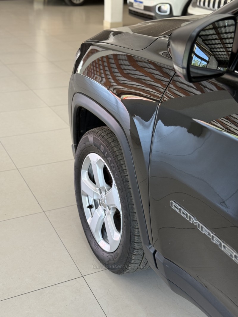 COMPASS 2.0 16V FLEX SPORT AUTOMÁTICO - 2017 - FARROUPILHA