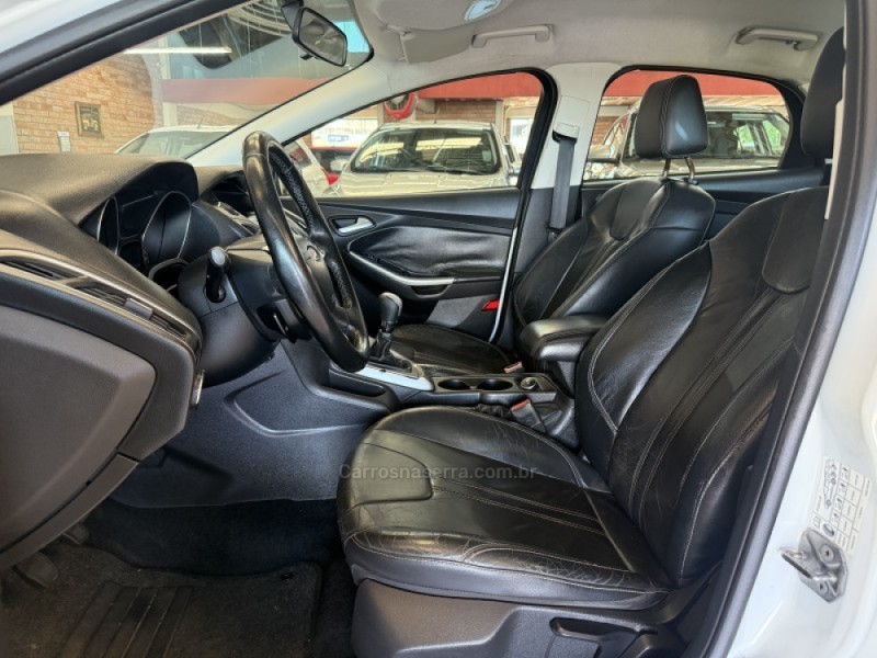 FOCUS 1.6 SE 16V FLEX 4P MANUAL - 2015 - BENTO GONçALVES