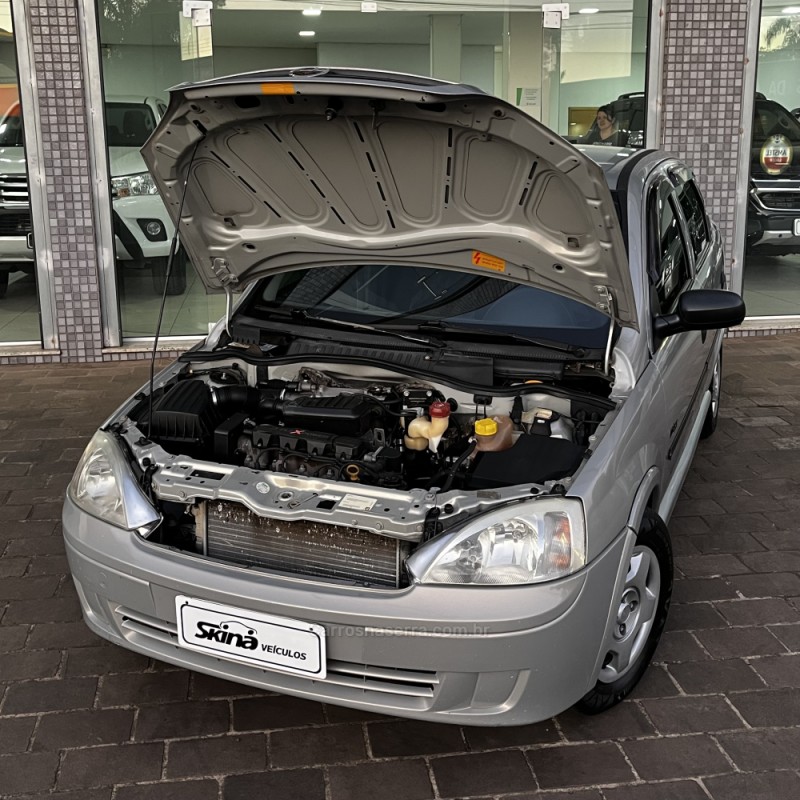 CORSA 1.8 MPFI MAXX SEDAN 8V FLEX 4P MANUAL - 2005 - VACARIA