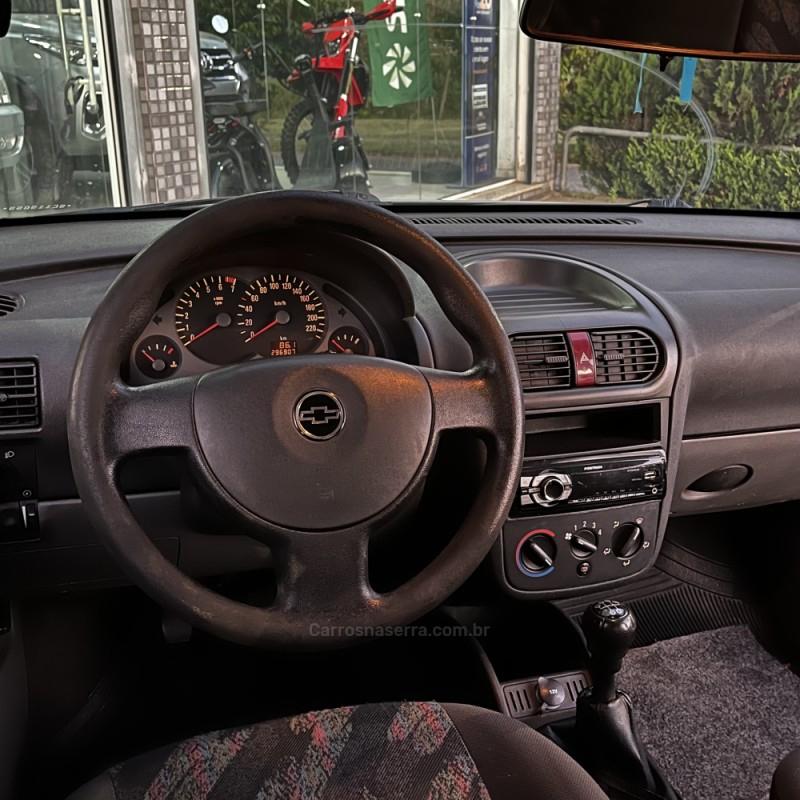 CORSA 1.8 MPFI MAXX SEDAN 8V FLEX 4P MANUAL - 2005 - VACARIA