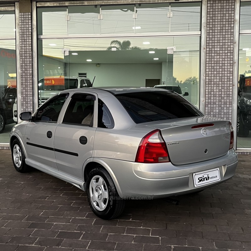 CORSA 1.8 MPFI MAXX SEDAN 8V FLEX 4P MANUAL - 2005 - VACARIA