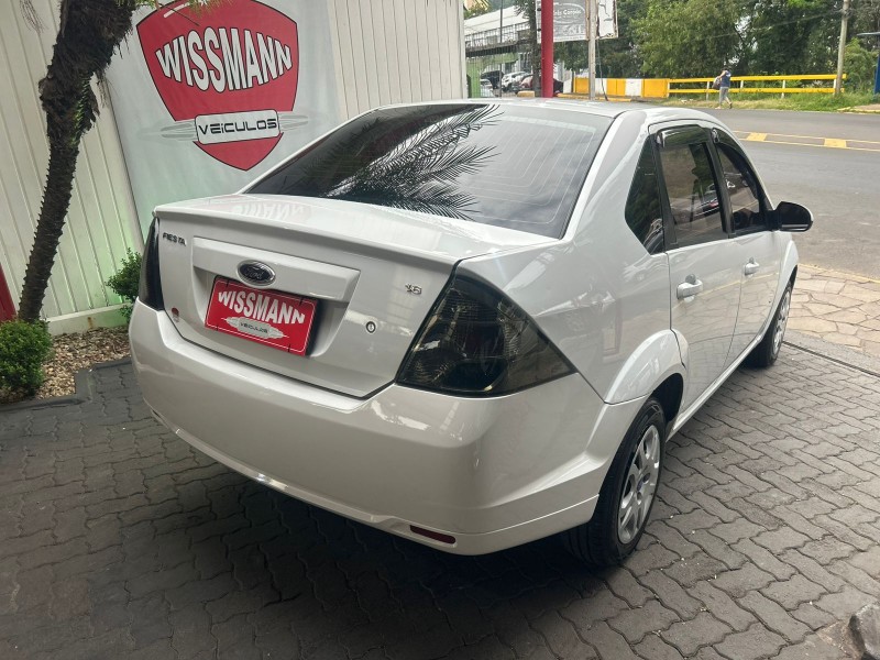 FIESTA 1.6 ROCAM SEDAN 8V FLEX 4P MANUAL - 2014 - TRêS COROAS