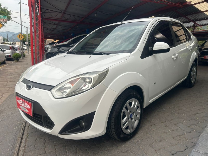 FIESTA 1.6 ROCAM SEDAN 8V FLEX 4P MANUAL - 2014 - TRêS COROAS