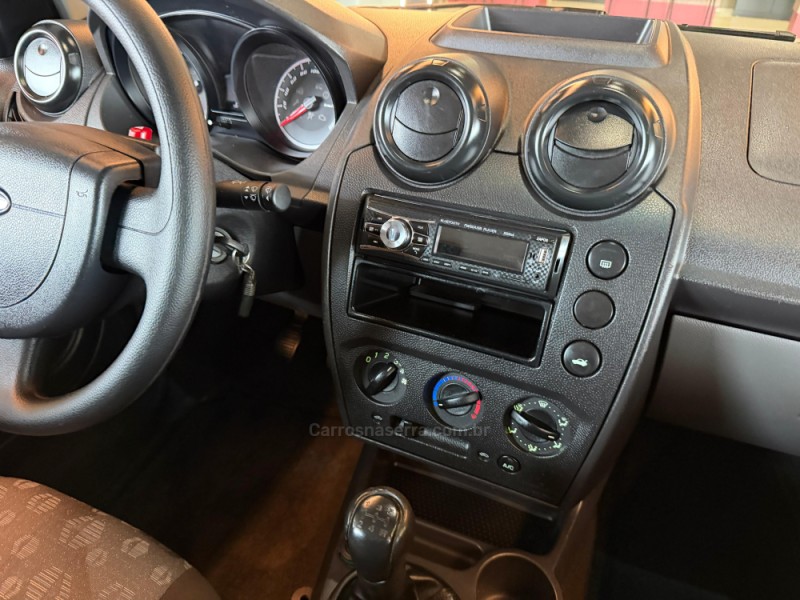 FIESTA 1.0 ROCAM SE 8V FLEX 4P MANUAL - 2014 - DOIS IRMãOS